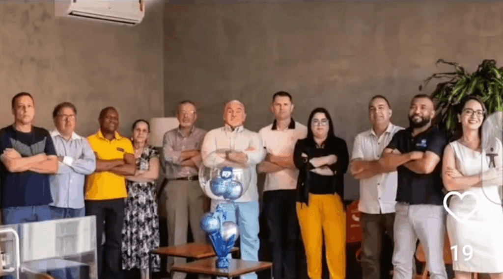 Equipe-corretora-plano-saude-r7